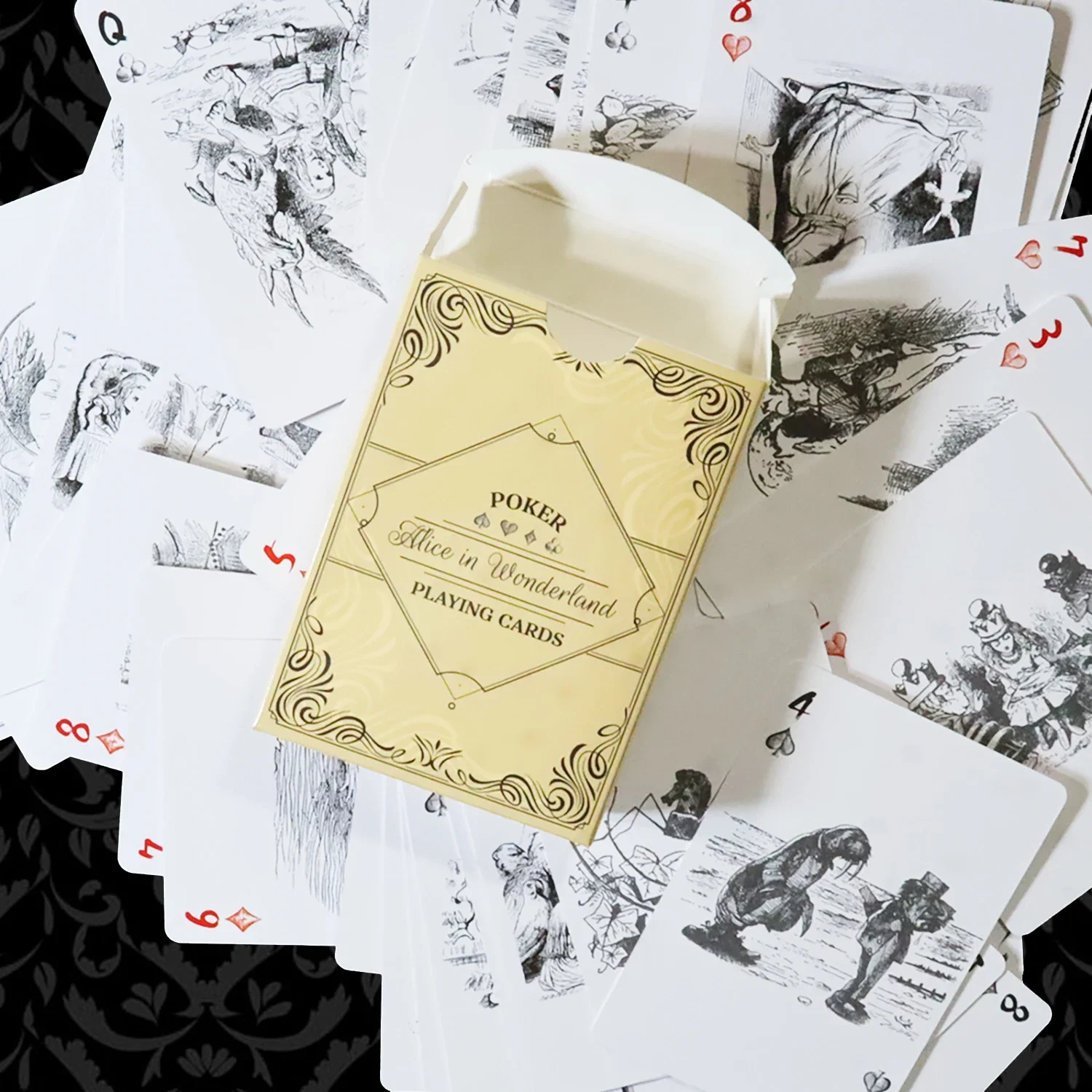 Бумажные игральные карты Alice в винтажном стиле 54, колода покерных карт, настольные игры, ретро классический милый покерный набор, карты для клубных игр для вечеринок
Бумажные игральные карты Alice в винтажном стиле 54, колода покерных карт, настольные игры, ретро классический милый покерный набор, карты для клубных игр для вечеринок