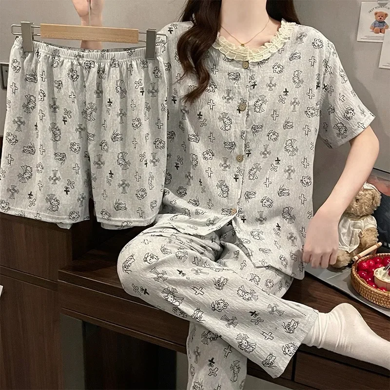 Cartoon Hello Kitty pajamas new pure cotton Sanrio loungewear three-piece set with chest pad Hello Kitty loungewear set
Cartoon Hello Kitty pajamas new pure cotton Sanrio loungewear three-piece set with chest pad Hello Kitty loungewear set