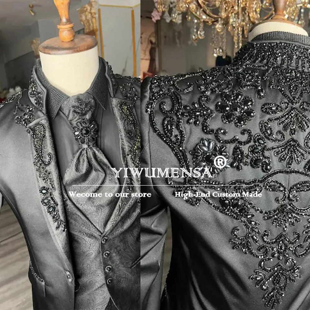 Exquisite Men's Suits Italian Design Rhinestone Beaded Man Formal Party Dresses Customized Single Breasted 3-Piece Groom Tuxedo
Exquisite Men's Suits Italian Design Rhinestone Beaded Man Formal Party Dresses Customized Single Breasted 3-Piece Groom Tuxedo