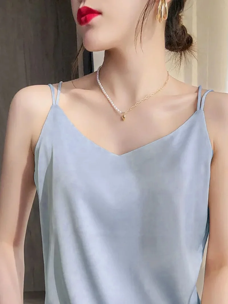 Silk Camisole Tank Top Women's Suit Inner Wear Design Sensation Small Audience Breast Reduction Spring Summer New Arrival
Silk Camisole Tank Top Women's Suit Inner Wear Design Sensation Small Audience Breast Reduction Spring Summer New Arrival