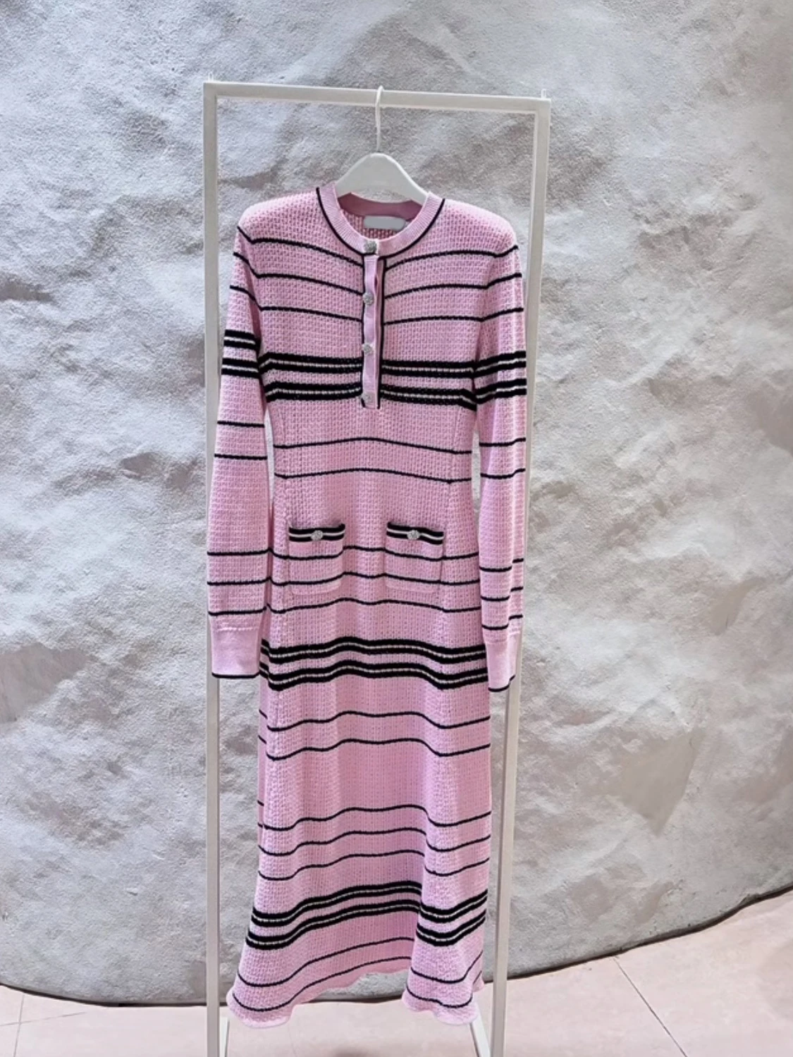 HEIDD SP2026 Early Spring Anti-Aging Pink Bla Stripe round Ne Long Sve Midi Dr Casual Sle Polyester Fiber Cotton ...
HEIDD SP2026 Early Spring Anti-Aging Pink Bla Stripe round Ne Long Sve Midi Dr Casual Sle Polyester Fiber Cotton ...