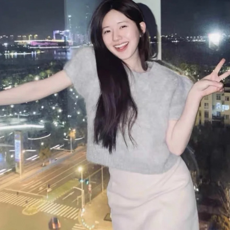 Soft Alpaca Wool ort Sve Knitted Sweater round Ne Casual Loose Fit Women's Top Aosphere Sensation Kindly New Arrival
Soft Alpaca Wool ort Sve Knitted Sweater round Ne Casual Loose Fit Women's Top Aosphere Sensation Kindly New Arrival