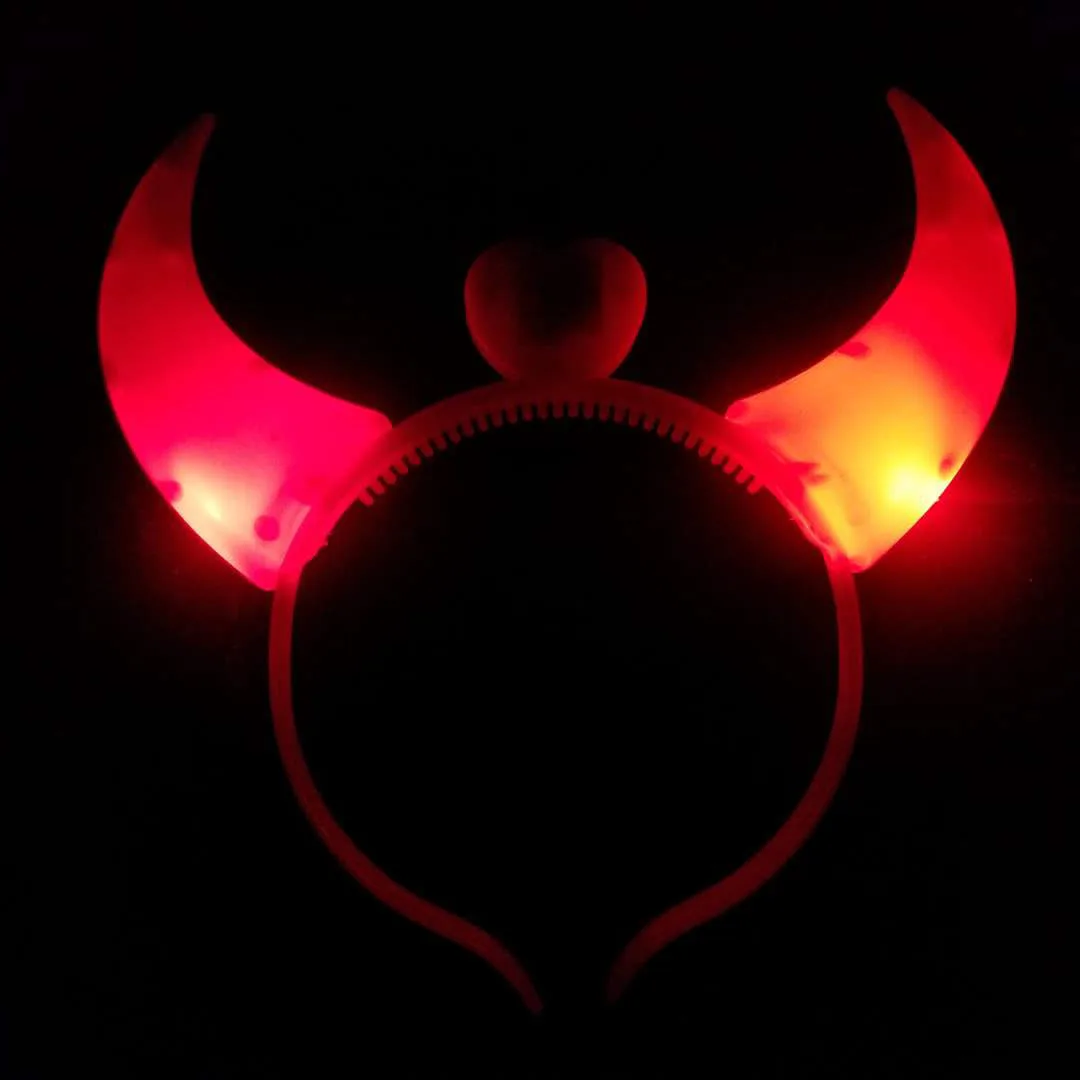 Wholesale Halloween Party Bar Cosplay Props Supplies Mask Luminous Horn Flashing LED Headband Masks
Wholesale Halloween Party Bar Cosplay Props Supplies Mask Luminous Horn Flashing LED Headband Masks
