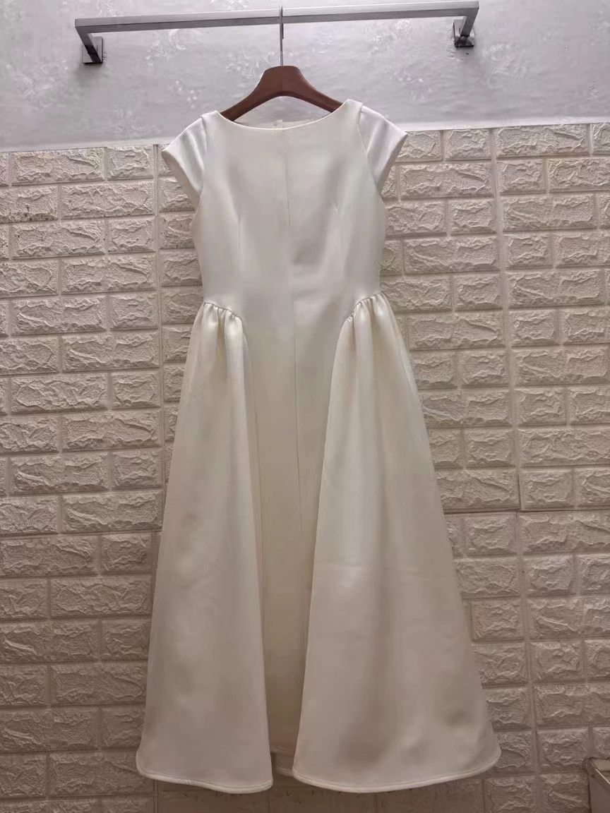 2025 Spring and Summer New Round Neck Short Sleeve Waist Pleated French Temperament Midi Dress-GZDL127
2025 Spring and Summer New Round Neck Short Sleeve Waist Pleated French Temperament Midi Dress-GZDL127