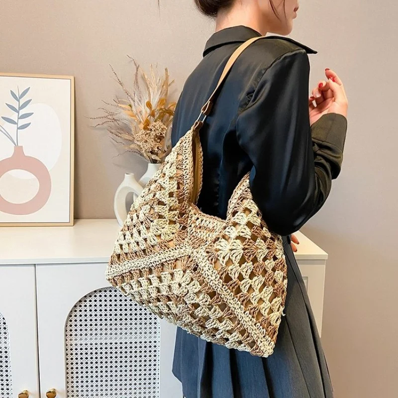 Luxury Brand Tote Bag For Women High-Quality Leather Spacious And Lightweight Famous Designer Elegant Style 
Luxury Brand Tote Bag For Women High-Quality Leather Spacious And Lightweight Famous Designer Elegant Style