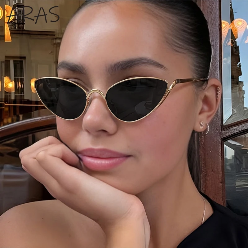 Vintage Punk Cat Eye Sunglasses Women 2025 Luxury Brand UV400 Outdoor Sunglass Trendy Metal Frame Eyewear For Lady Sexy Shades
Vintage Punk Cat Eye Sunglasses Women 2025 Luxury Brand UV400 Outdoor Sunglass Trendy Metal Frame Eyewear For Lady Sexy Shades