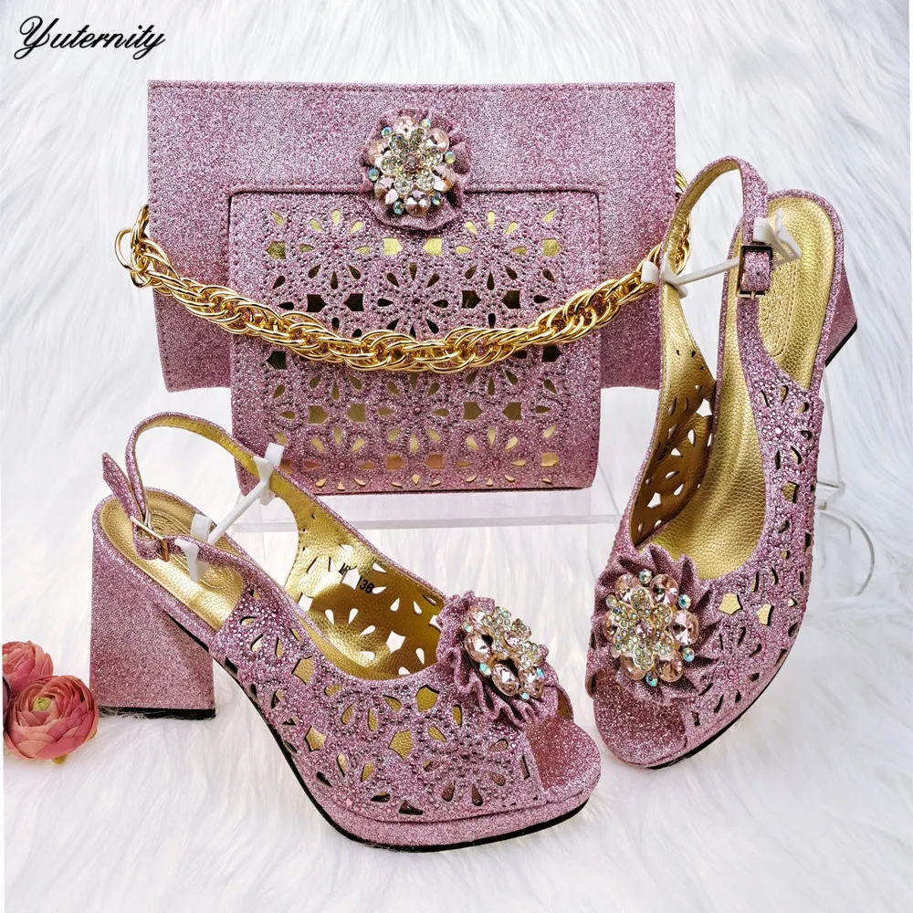 Fashion African Women Shoes And Bags Matching Set Italian Decorated With Rhinestone High Heels Shoes And Bag For Party Dress
Fashion African Women Shoes And Bags Matching Set Italian Decorated With Rhinestone High Heels Shoes And Bag For Party Dress
