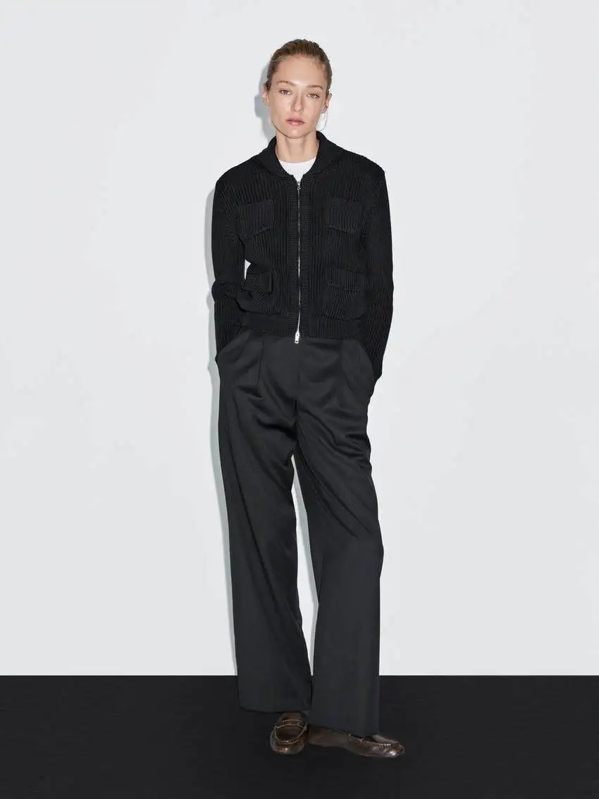 Ethereal costume 2026 md winter new style of Ladies' casual Short-sleeved small lapel zipper knitted cardigan
Ethereal costume 2026 md winter new style of Ladies' casual Short-sleeved small lapel zipper knitted cardigan