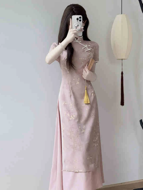 Новое розовое китайское платье-ципао для молодых девушек, с длинным или коротким рукавом, для повседневной носки, из полиэстера, летняя коллекция
Новое розовое китайское платье-ципао для молодых девушек, с длинным или коротким рукавом, для повседневной носки, из полиэстера, летняя коллекция