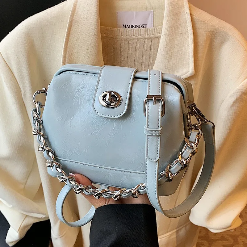 2025 Spring New High-End Handheld Shell Bag Women's Retro Fashion Trend Shoulder Bag Niche Casual Women's Bag
2025 Spring New High-End Handheld Shell Bag Women's Retro Fashion Trend Shoulder Bag Niche Casual Women's Bag