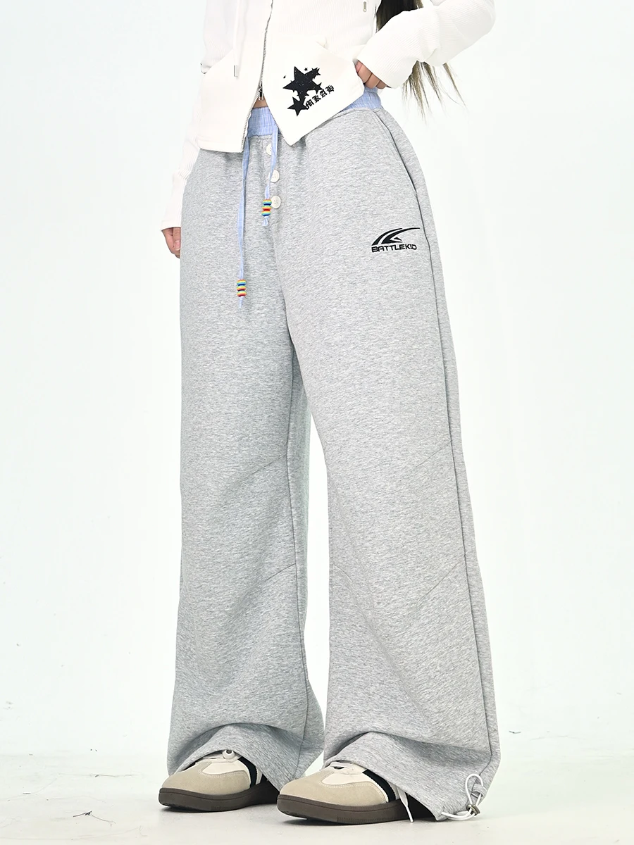 Повседневные свободные женские брюки с вышивкой в виде букв, американского стиля, широкие, удобные, с высокой талией, из хлопка
Повседневные свободные женские брюки с вышивкой в виде букв, американского стиля, широкие, удобные, с высокой талией, из хлопка