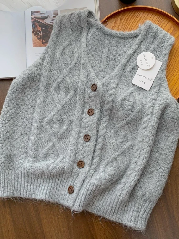 Korobov Sweet Cute Autumn V Neck Single Breasted Sleeveless Solid Slim Knitted Vests
Korobov Sweet Cute Autumn V Neck Single Breasted Sleeveless Solid Slim Knitted Vests