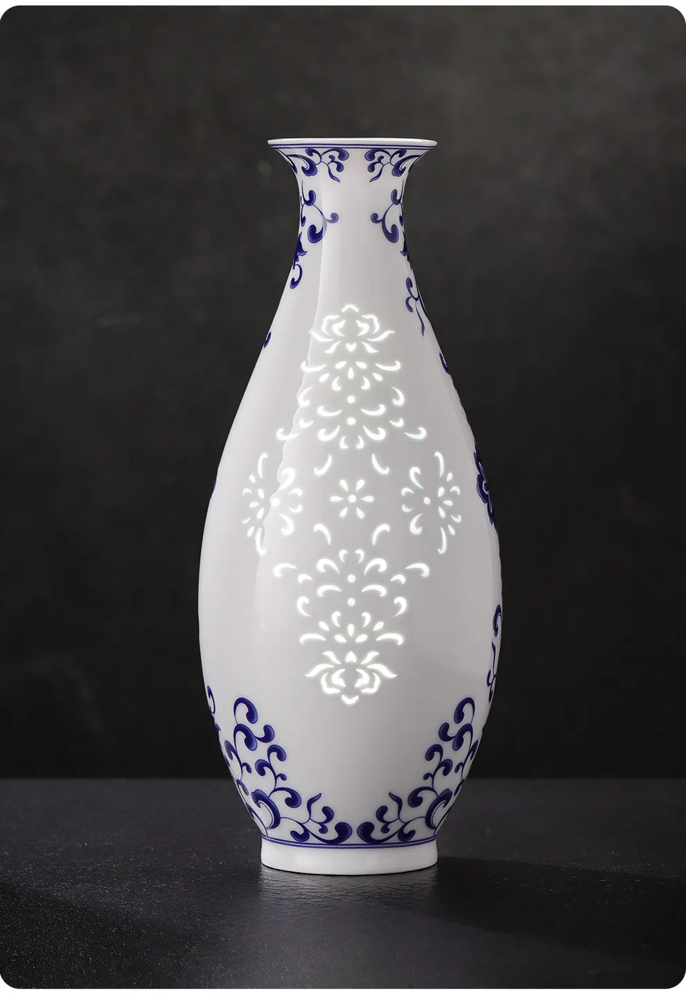 Premium Blue And White Porcelain Vase with Lattice Carving Jingdezhen Ceramic Handicrafts Chinese Style Decoration Perfect Gift
Premium Blue And White Porcelain Vase with Lattice Carving Jingdezhen Ceramic Handicrafts Chinese Style Decoration Perfect Gift