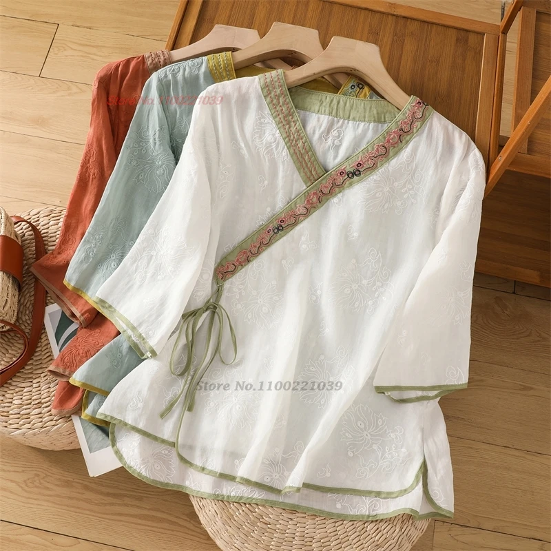 2024 chinese vintage loose blouse national flower embroidery v-neck improved blouse traditional hanfu tops ethnic streetwear
2024 chinese vintage loose blouse national flower embroidery v-neck improved blouse traditional hanfu tops ethnic streetwear