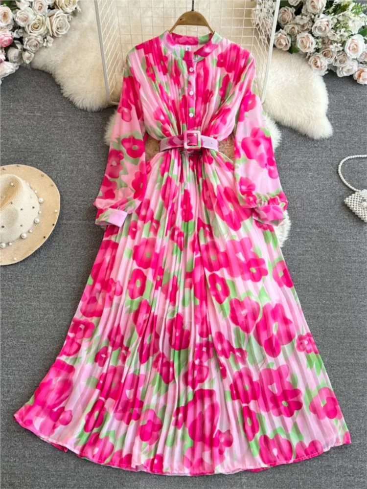 A long-sleeved stand-up collar cinched waist printed pleated elegant long skirt with light mature style
A long-sleeved stand-up collar cinched waist printed pleated elegant long skirt with light mature style