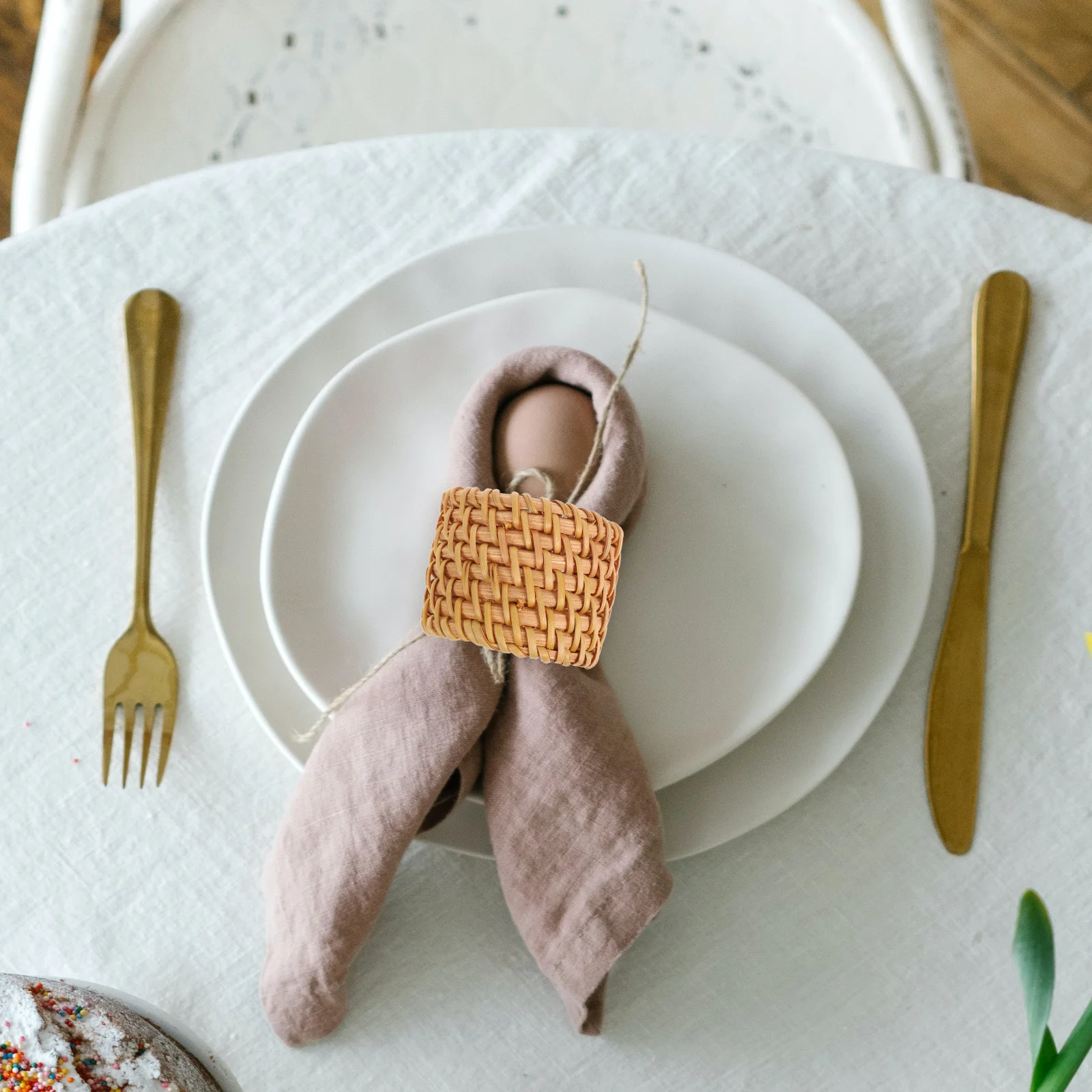Vintage Autumn Rattan Woven Napkin Ring Yellow Rustic Napkin Holder Farmhouse Wedding Dining Party Boho Table Decor
Vintage Autumn Rattan Woven Napkin Ring Yellow Rustic Napkin Holder Farmhouse Wedding Dining Party Boho Table Decor