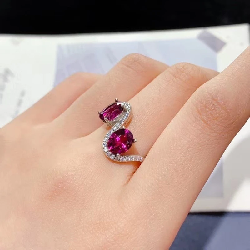 Elegant Garnet 925 Silver Ring 6mm*8mm 2ct VVS Grade Natural Pyrope Garnet Ring with 3 Layers 18K Gold Plating
Elegant Garnet 925 Silver Ring 6mm*8mm 2ct VVS Grade Natural Pyrope Garnet Ring with 3 Layers 18K Gold Plating