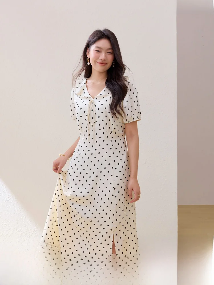 Textured Floral Embroidery Dress A-Line Silhouette Short Sleeve V-Neck Commute Style plus Size Women's Dress Summer New Arrival
Textured Floral Embroidery Dress A-Line Silhouette Short Sleeve V-Neck Commute Style plus Size Women's Dress Summer New Arrival