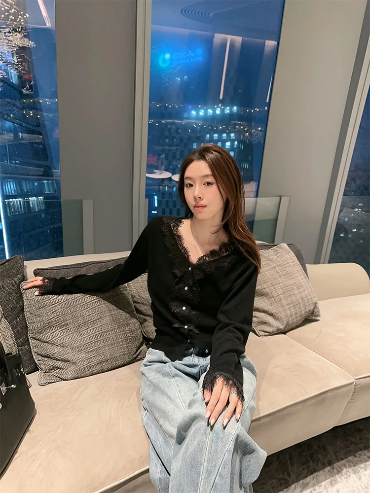 Chicmoc Lace Wool Sweater Women's Spring Thin Base irt 2025 New Faion Beautiful Sweater Long Sve round Ne Knitted Top
Chicmoc Lace Wool Sweater Women's Spring Thin Base irt 2025 New Faion Beautiful Sweater Long Sve round Ne Knitted Top