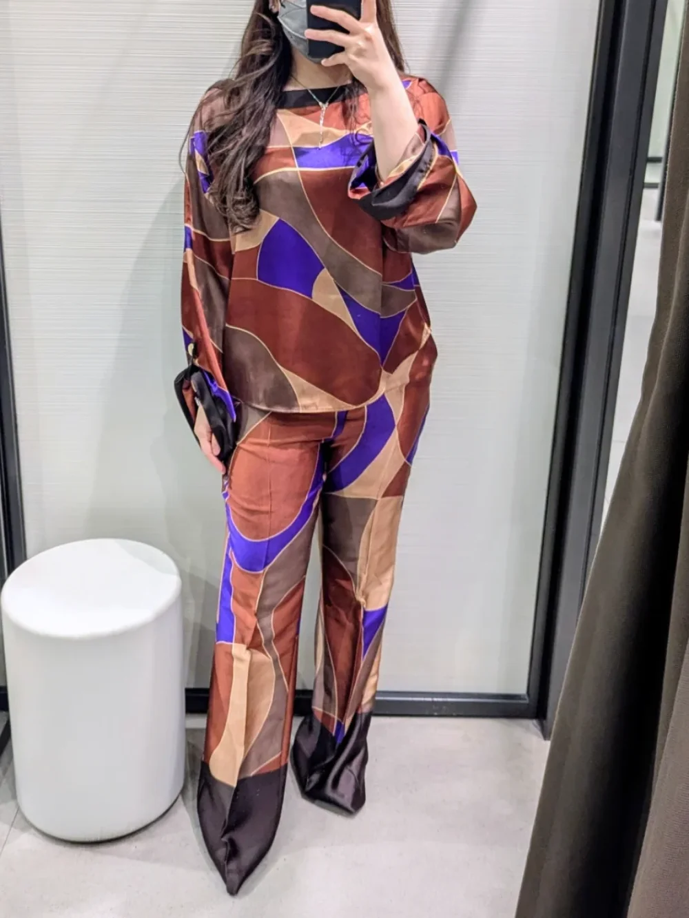 Vintage Print Casual Autumn Fashion 2025 Woman Suit Long Sleeve Loose Shirt Zipper Long Pants Geometric Chic Mujer Set
Vintage Print Casual Autumn Fashion 2025 Woman Suit Long Sleeve Loose Shirt Zipper Long Pants Geometric Chic Mujer Set