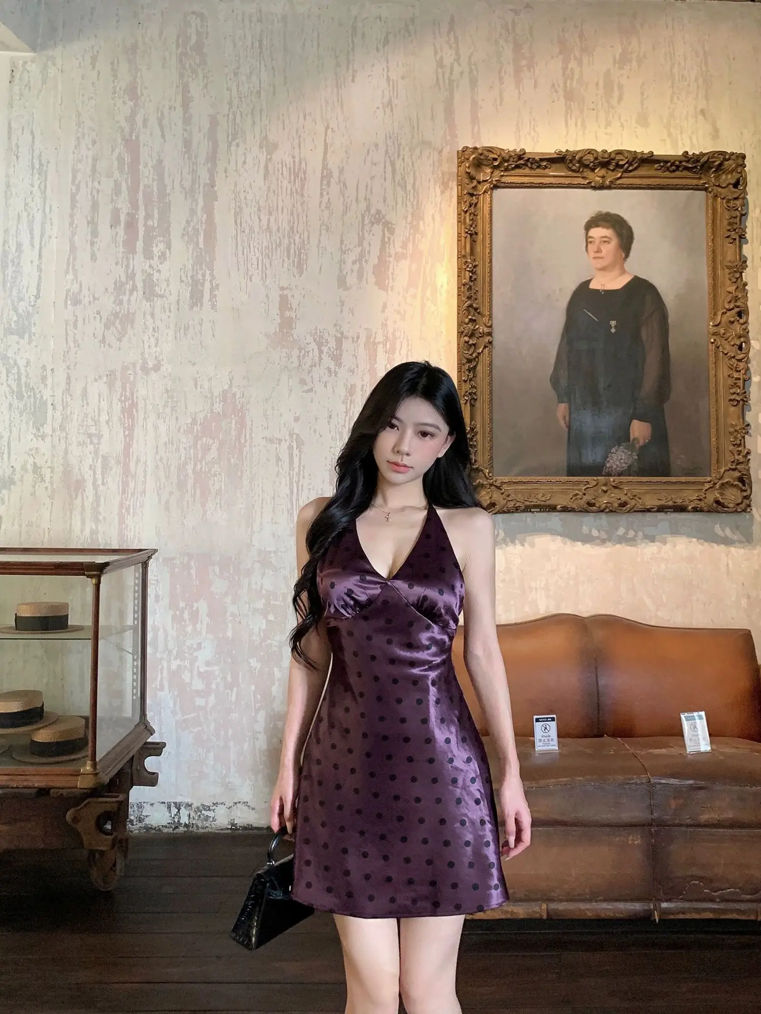 Purple Polka Dot Deep V-neck Neck Dress Women's Summer Sexy Strap Backless A-word Skirt Temperament Waist Skirt
Purple Polka Dot Deep V-neck Neck Dress Women's Summer Sexy Strap Backless A-word Skirt Temperament Waist Skirt
