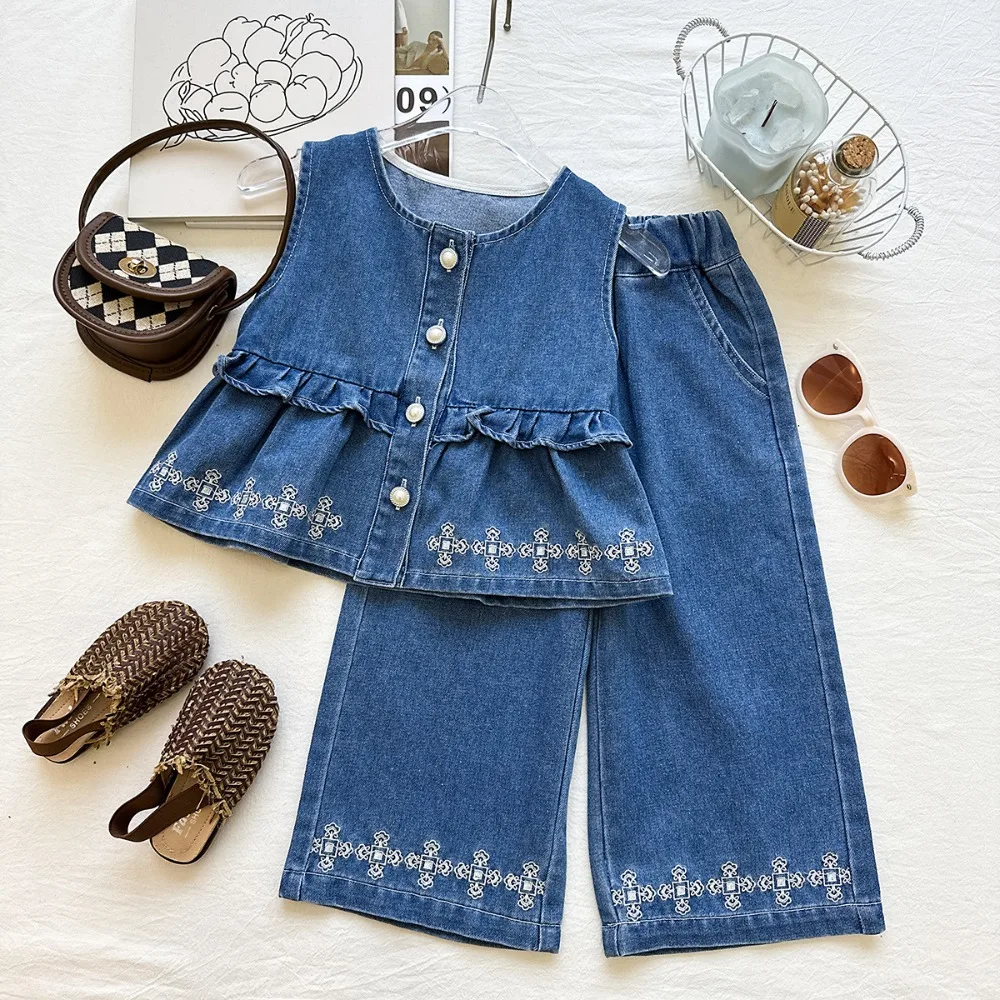 2026 Summer Girls 2Pcs Outfit, Embroidery Trim Denim Tank Top, Wide Leg Pants Trendy Kids Matching Set for 90-150cm
2026 Summer Girls 2Pcs Outfit, Embroidery Trim Denim Tank Top, Wide Leg Pants Trendy Kids Matching Set for 90-150cm