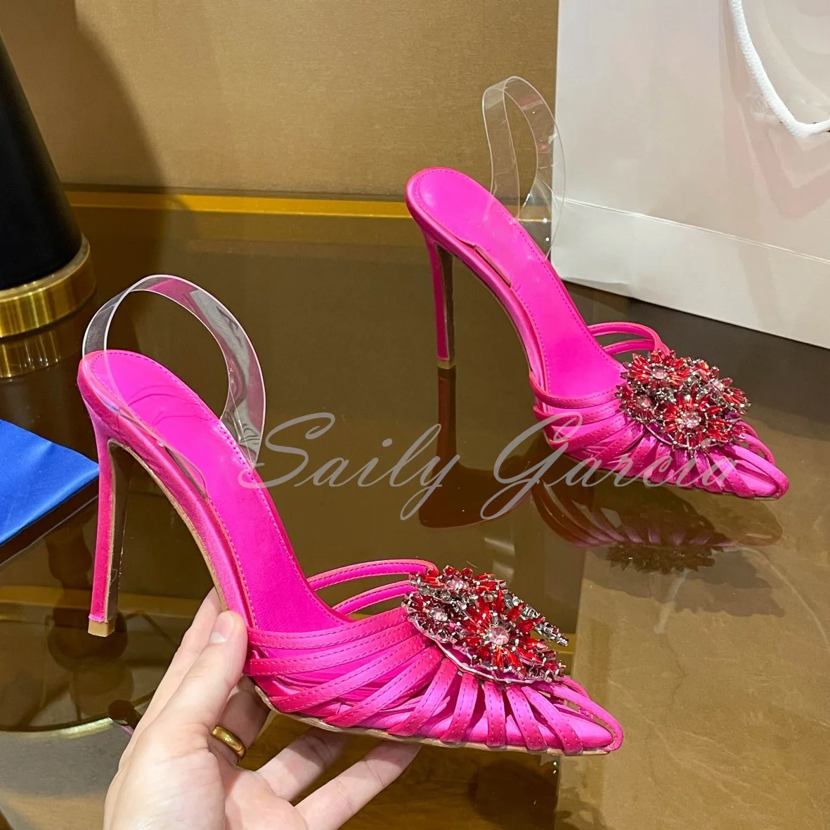 Crystal Inlay High Heel Sandals Women Pointed Toe Stiletto Rhinestone Flower Bridal Wedding Shoes Ladies Party Dress Shoes
Crystal Inlay High Heel Sandals Women Pointed Toe Stiletto Rhinestone Flower Bridal Wedding Shoes Ladies Party Dress Shoes