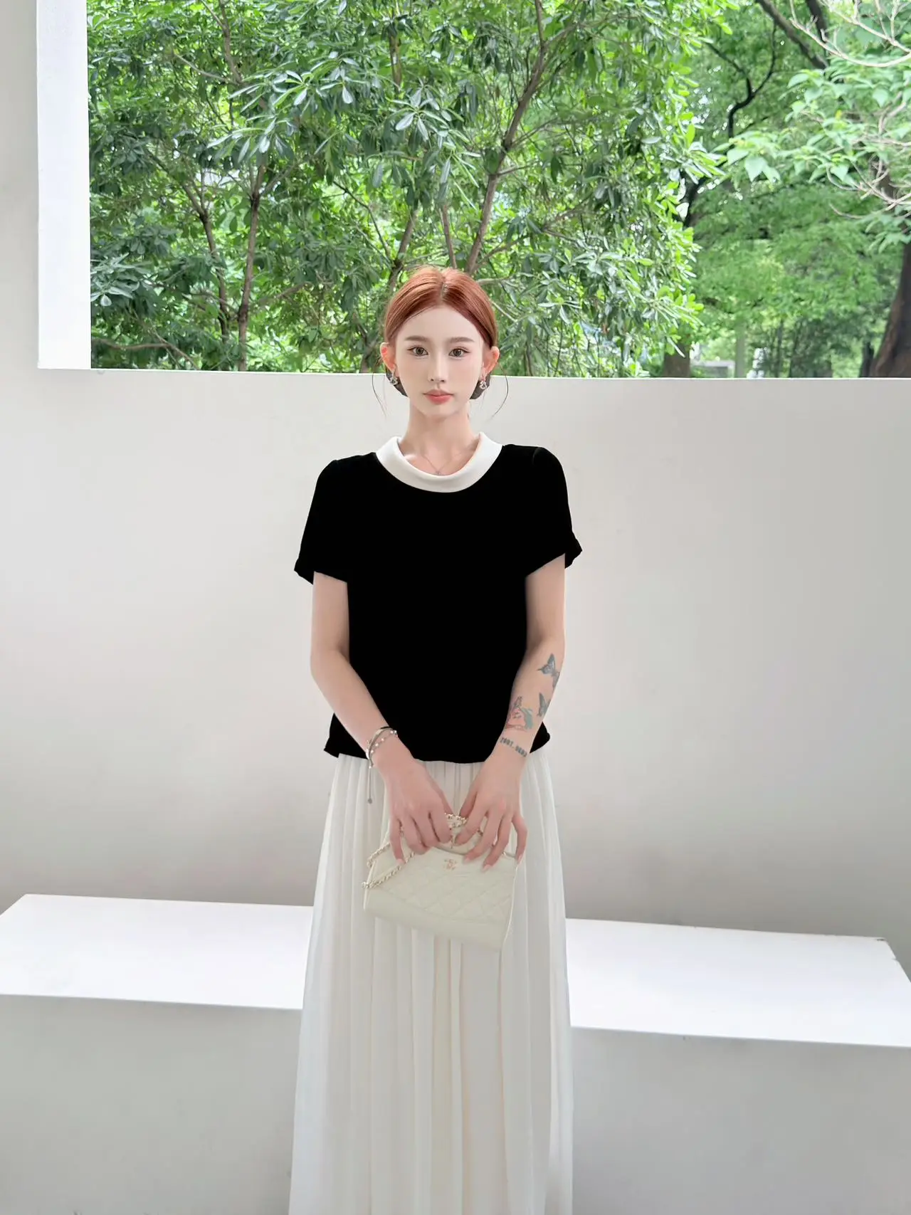 Elegant Velvet Top with Collar Color Block Design for Women Summer 2026 Standard Fit Short Sleeve French Style T-Shirt
Elegant Velvet Top with Collar Color Block Design for Women Summer 2026 Standard Fit Short Sleeve French Style T-Shirt
