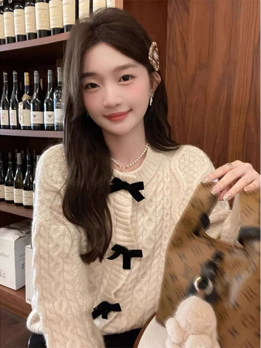 Soft Cozy Women's Knitted Sweater Spring Faion Vintage Twist Knitwear Sweet Youthful Warm Top French Sle Long Sve Card...
Soft Cozy Women's Knitted Sweater Spring Faion Vintage Twist Knitwear Sweet Youthful Warm Top French Sle Long Sve Card...