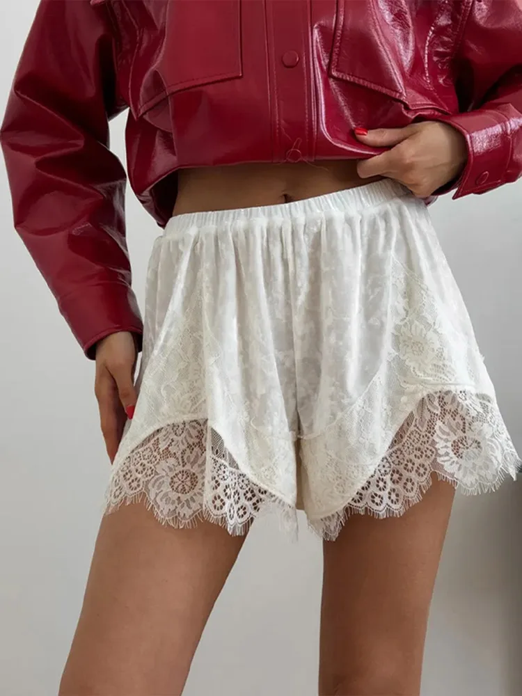 Vintage Women Lace Shorts Chic Velvet Floral Loose Female Solid Short Pant Elegant Summer 2026 Lady All-match Clothes
Vintage Women Lace Shorts Chic Velvet Floral Loose Female Solid Short Pant Elegant Summer 2026 Lady All-match Clothes