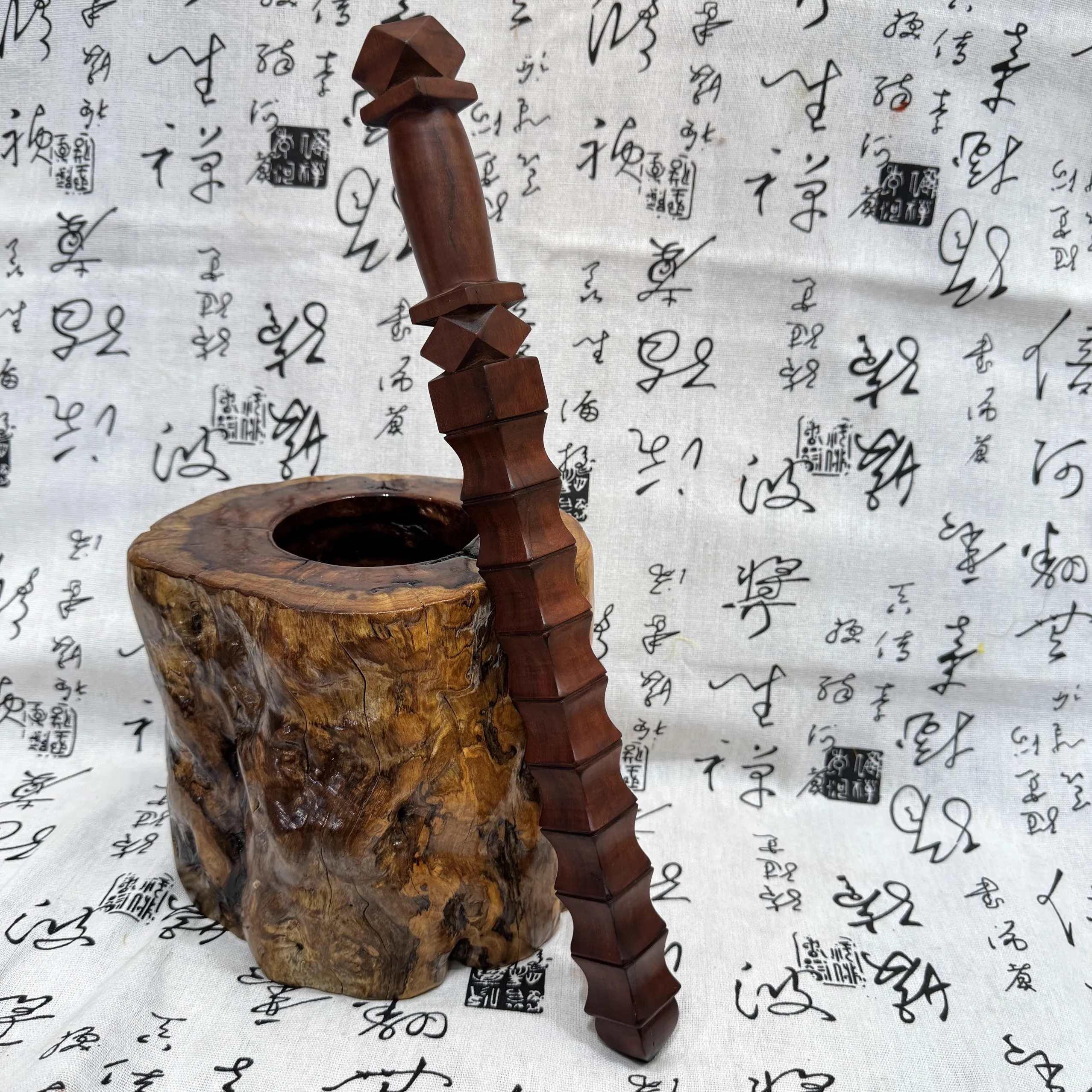 Lightning striking jujube wood, nine section whip with ginger teeth striking divine whip, Taoist cultural crafts
Lightning striking jujube wood, nine section whip with ginger teeth striking divine whip, Taoist cultural crafts