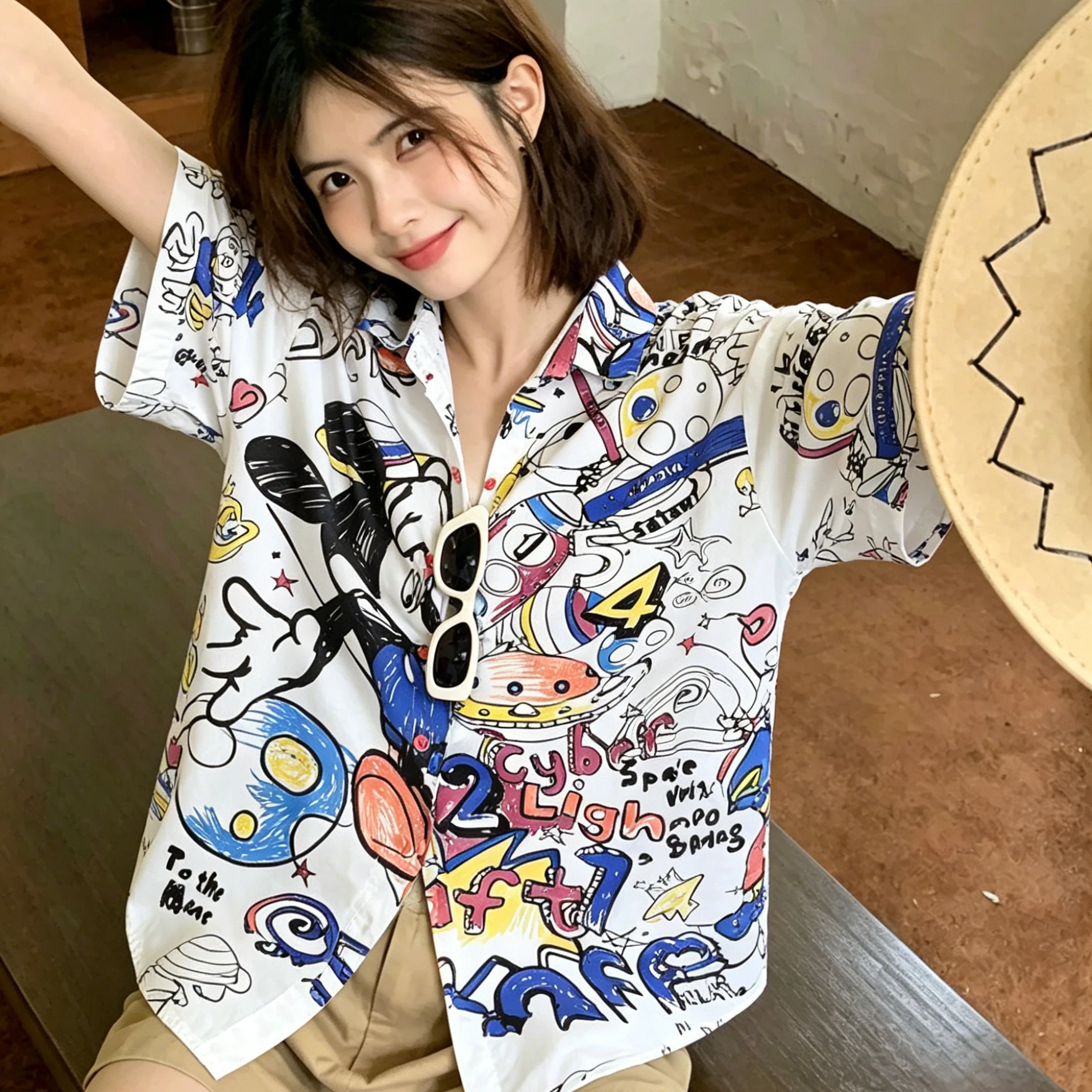 New Mickey Graffiti Short Sleeve Loose Fit Shirt for Women Hong Kong Style BF Style Personalized Cool Student Shirt
New Mickey Graffiti Short Sleeve Loose Fit Shirt for Women Hong Kong Style BF Style Personalized Cool Student Shirt