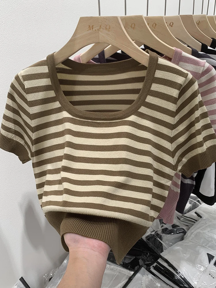 Retro Hong Kong Style Striped Short Sleeve T-Shirt Women's Collar Design Short Model Slimming Top Korean Version Commute Style
Retro Hong Kong Style Striped Short Sleeve T-Shirt Women's Collar Design Short Model Slimming Top Korean Version Commute Style