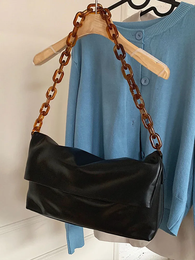 Acrylic Chain Shoulder Bag Women Fashion Ins All-Match Soft Underarm Bags 2022 New Trend Black PU Leather Large Capacity Totes
Acrylic Chain Shoulder Bag Women Fashion Ins All-Match Soft Underarm Bags 2022 New Trend Black PU Leather Large Capacity Totes