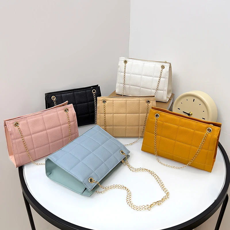 Women's New Checkered Handbag Versatile Chain Shoulder Bag Candy Color Crossbody Bag Solid Color Underarm Bag
Women's New Checkered Handbag Versatile Chain Shoulder Bag Candy Color Crossbody Bag Solid Color Underarm Bag