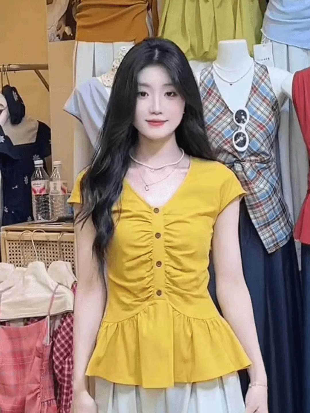 Retro Ruffle V-Neck Pleated Short Sleeve Shirt Women's Summer Design Sensation Small Particle Ba Yellow Top Button Closure
Retro Ruffle V-Neck Pleated Short Sleeve Shirt Women's Summer Design Sensation Small Particle Ba Yellow Top Button Closure