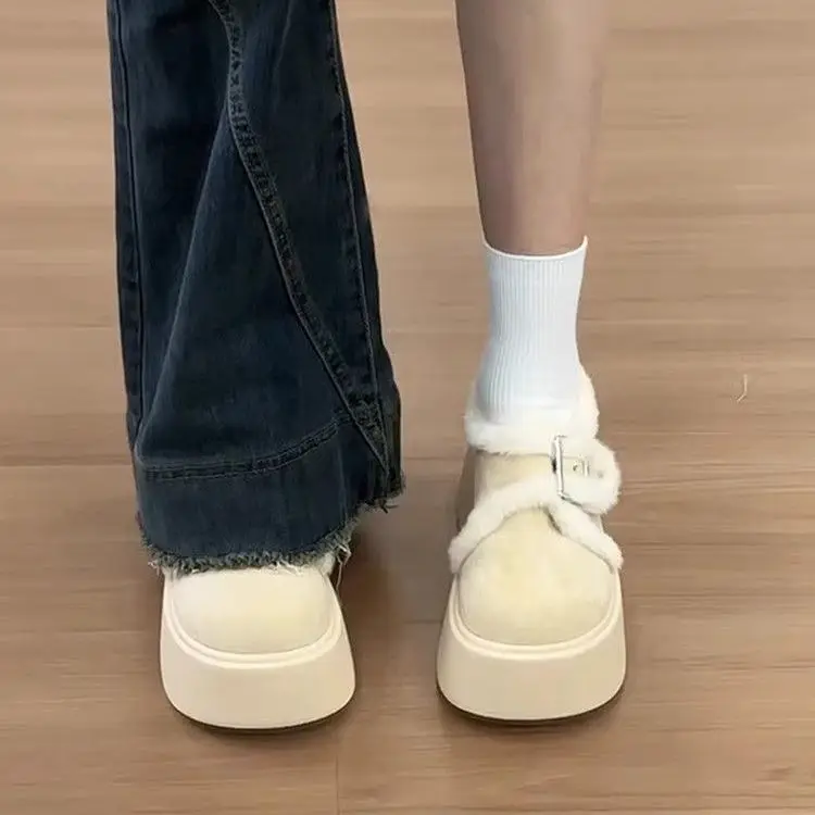 Women's Winter Outdoor Thick Bottom Heightening Fleece Lined Cotton Shoes Retro Warm Fur Booties Casual Slip-On
Women's Winter Outdoor Thick Bottom Heightening Fleece Lined Cotton Shoes Retro Warm Fur Booties Casual Slip-On