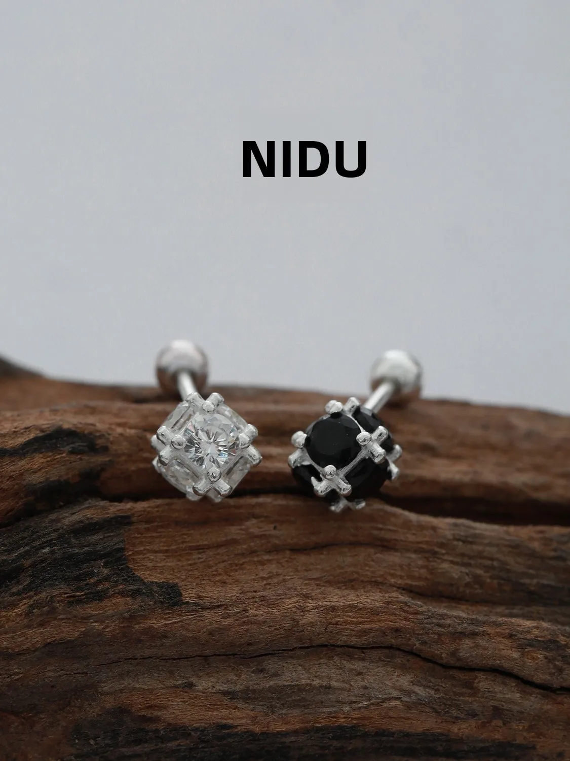 Pure Silver S999 Screw Back Earrings Unisex Anti-Allergy Sleep Friendly No-Remove Ear Studs Fashionable Square Shape
Pure Silver S999 Screw Back Earrings Unisex Anti-Allergy Sleep Friendly No-Remove Ear Studs Fashionable Square Shape