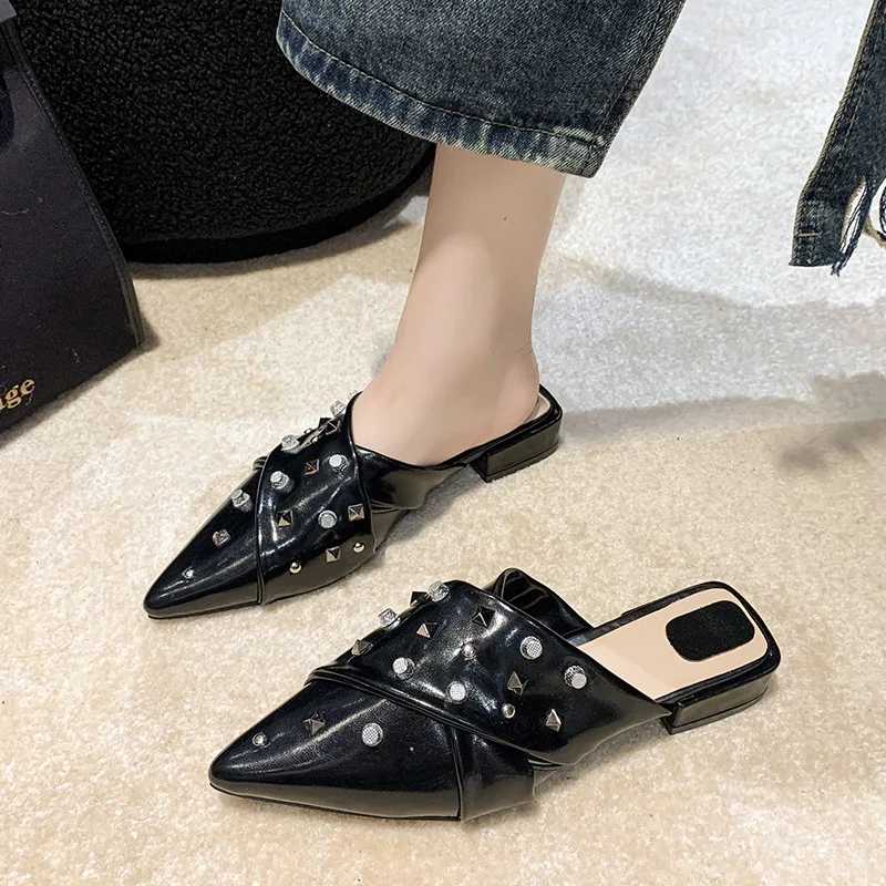 Summer New Women's Modern Slippers Punk Rivets Designer Pointed Toe Flat Heel Solid Color Low Heel Slippers
Summer New Women's Modern Slippers Punk Rivets Designer Pointed Toe Flat Heel Solid Color Low Heel Slippers