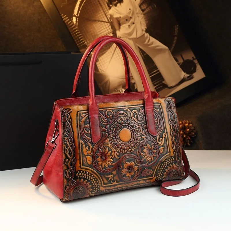 Luxury Retro Leather Handbag Vintage Handmade Embossed Crossbody Shoulder Bag Female New Trend Large Women Bag Evening Banquet
Luxury Retro Leather Handbag Vintage Handmade Embossed Crossbody Shoulder Bag Female New Trend Large Women Bag Evening Banquet