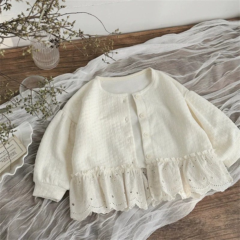 Baby White Jacket Girls Spring Coat Children Cute Sweet Outerwear Autumn New Princess Cardigan Children Casual Loose Clothes
Baby White Jacket Girls Spring Coat Children Cute Sweet Outerwear Autumn New Princess Cardigan Children Casual Loose Clothes