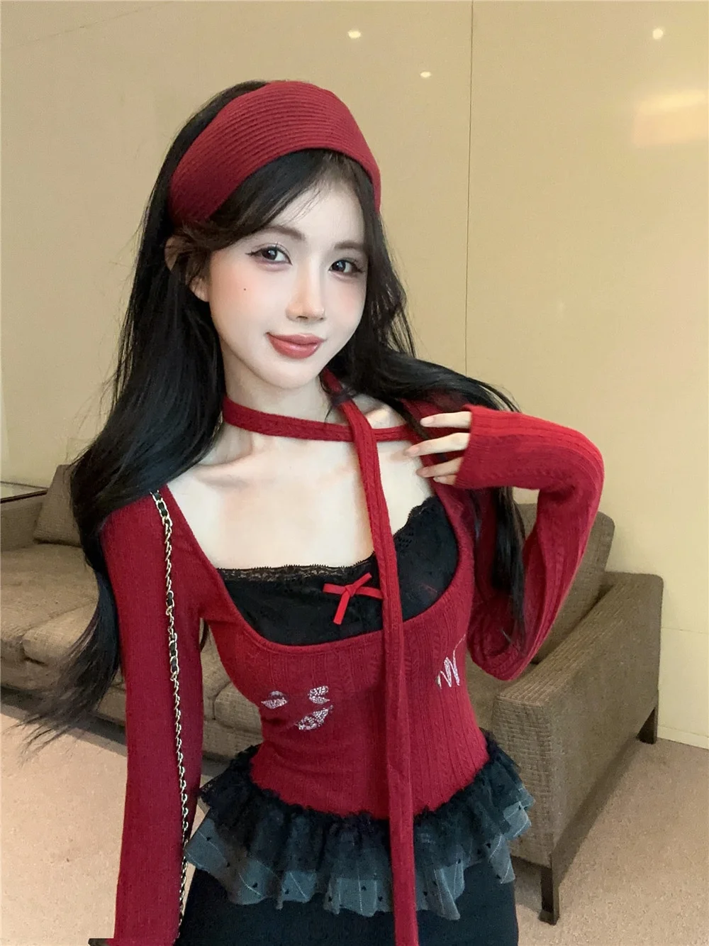Red Lace Halter Neck T-Shirt Women's Short Style Base Layer Shirt Korean Version Slim Fit Long Sleeve Letter Pattern Top
Red Lace Halter Neck T-Shirt Women's Short Style Base Layer Shirt Korean Version Slim Fit Long Sleeve Letter Pattern Top