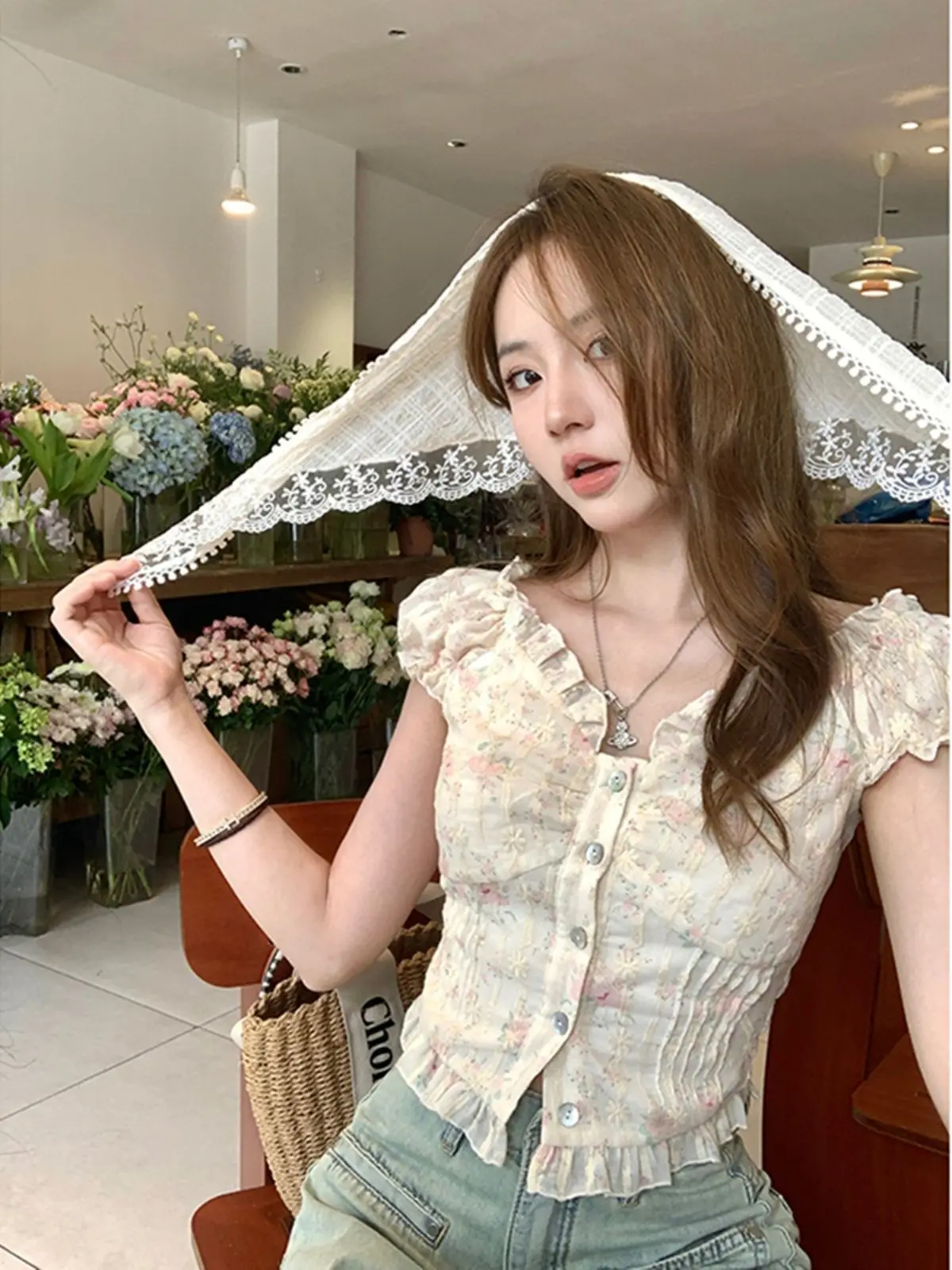 Women's French Floral Embroidered Blouse Summer 2025 Cinched Waist Cropped V Neck Youthful Slimming Top
Women's French Floral Embroidered Blouse Summer 2025 Cinched Waist Cropped V Neck Youthful Slimming Top