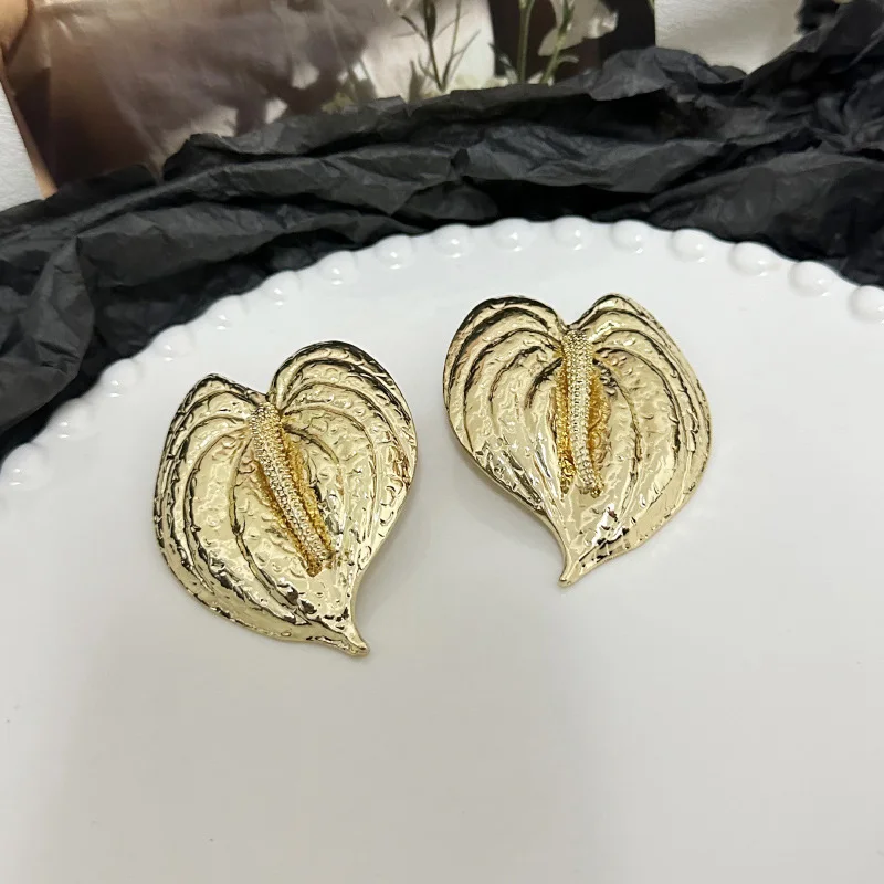 Luxury Retro Titanium Earrings European And American Fashion Personality New Leaf Bud Design for Stylish Accessories
Luxury Retro Titanium Earrings European And American Fashion Personality New Leaf Bud Design for Stylish Accessories