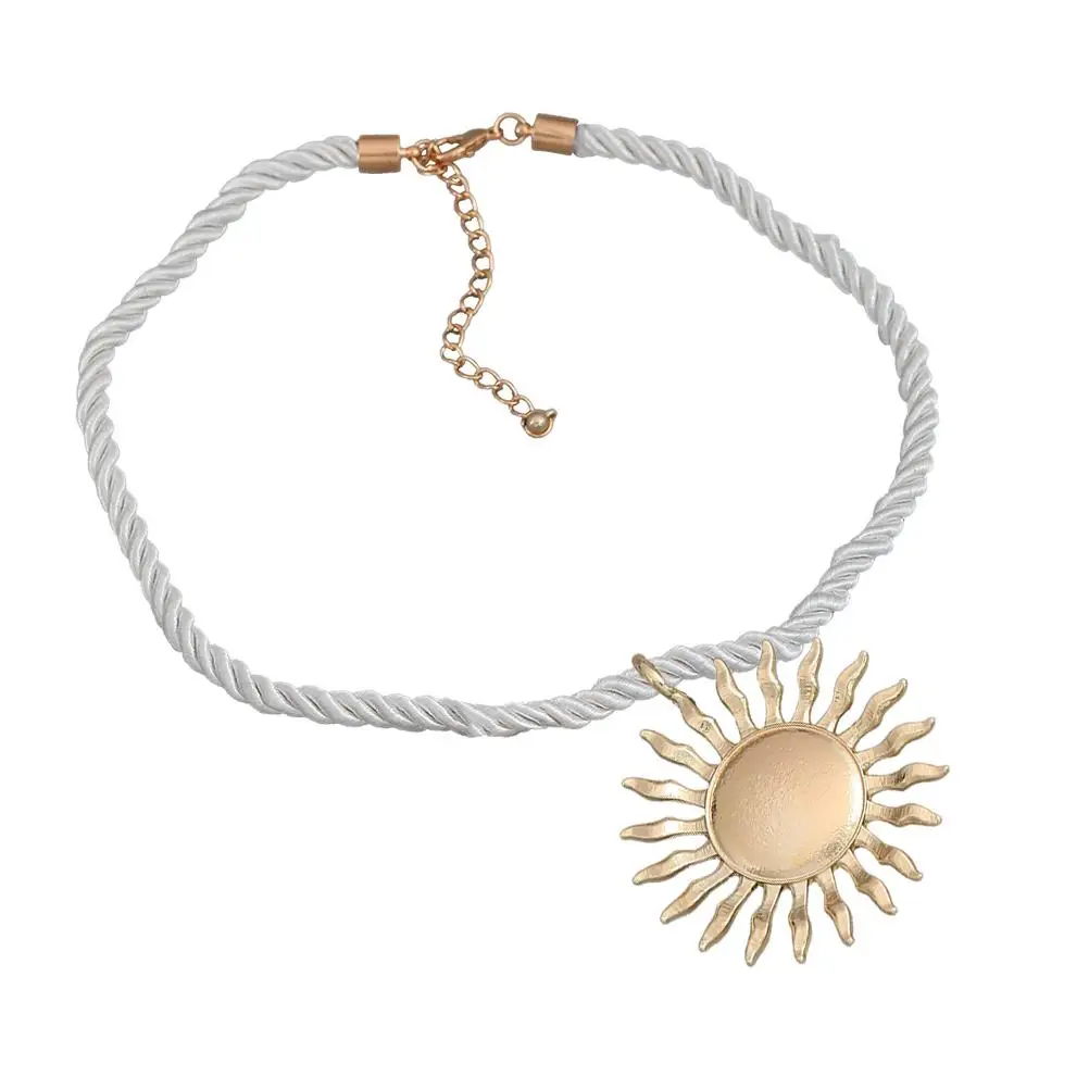 Flower Necklace for Girls Fashion Women Jewelry Golden Alloy Fashionable Necklaces Miss
Flower Necklace for Girls Fashion Women Jewelry Golden Alloy Fashionable Necklaces Miss