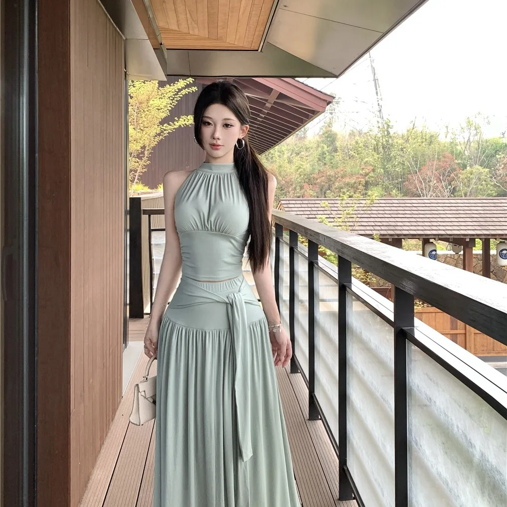Fashionable Spicy Girl Style Half High Collar Pleated Sleeveless Top with Sash Waist Splicing Skirt Two Piece Set Summer
Fashionable Spicy Girl Style Half High Collar Pleated Sleeveless Top with Sash Waist Splicing Skirt Two Piece Set Summer