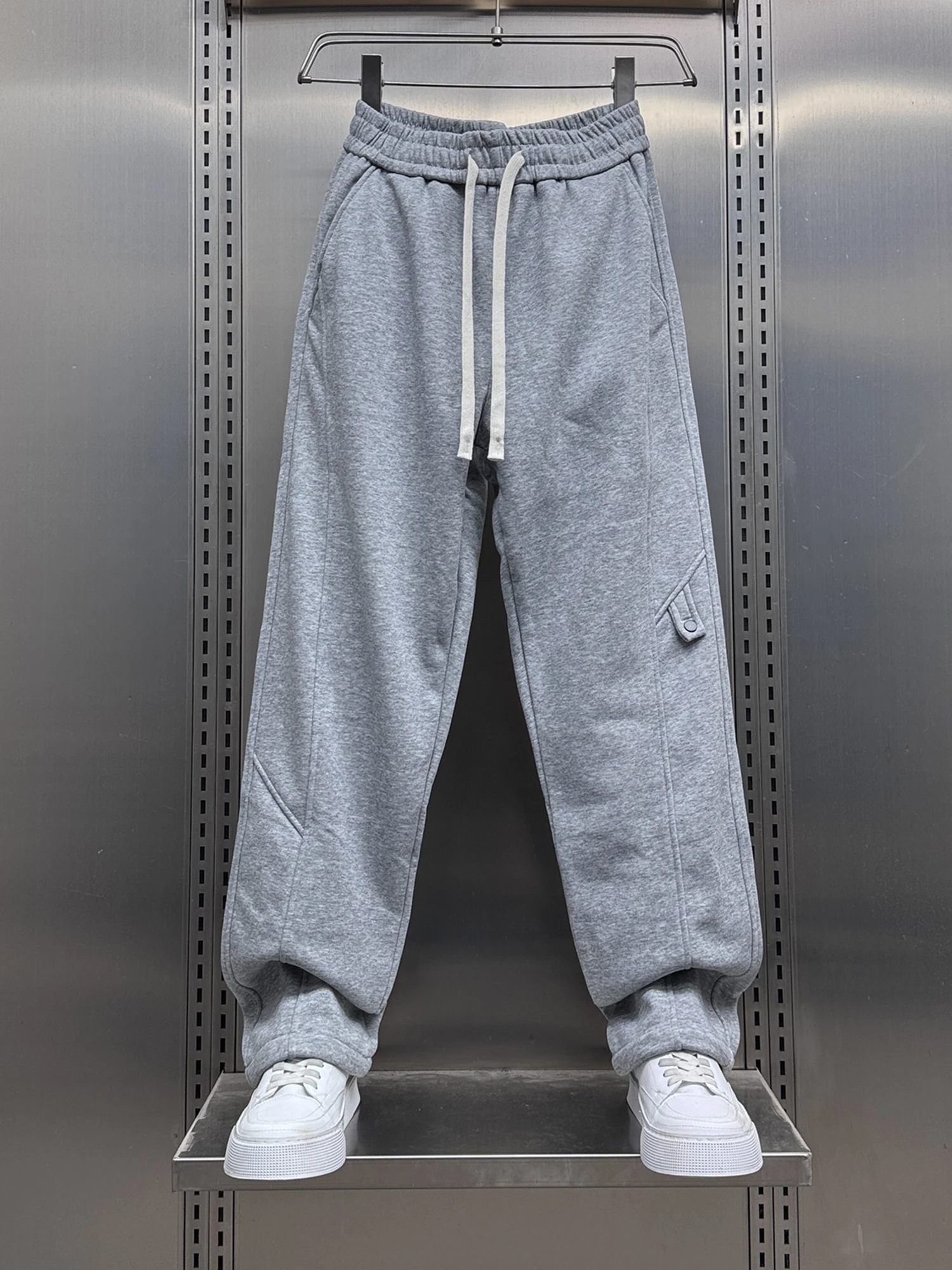 Men's Casual Loose Fce Lined Thiened Straight Leggings Autumn Winter Faion Brand Casual Pants All Match Bend Knife Pants
Men's Casual Loose Fce Lined Thiened Straight Leggings Autumn Winter Faion Brand Casual Pants All Match Bend Knife Pants