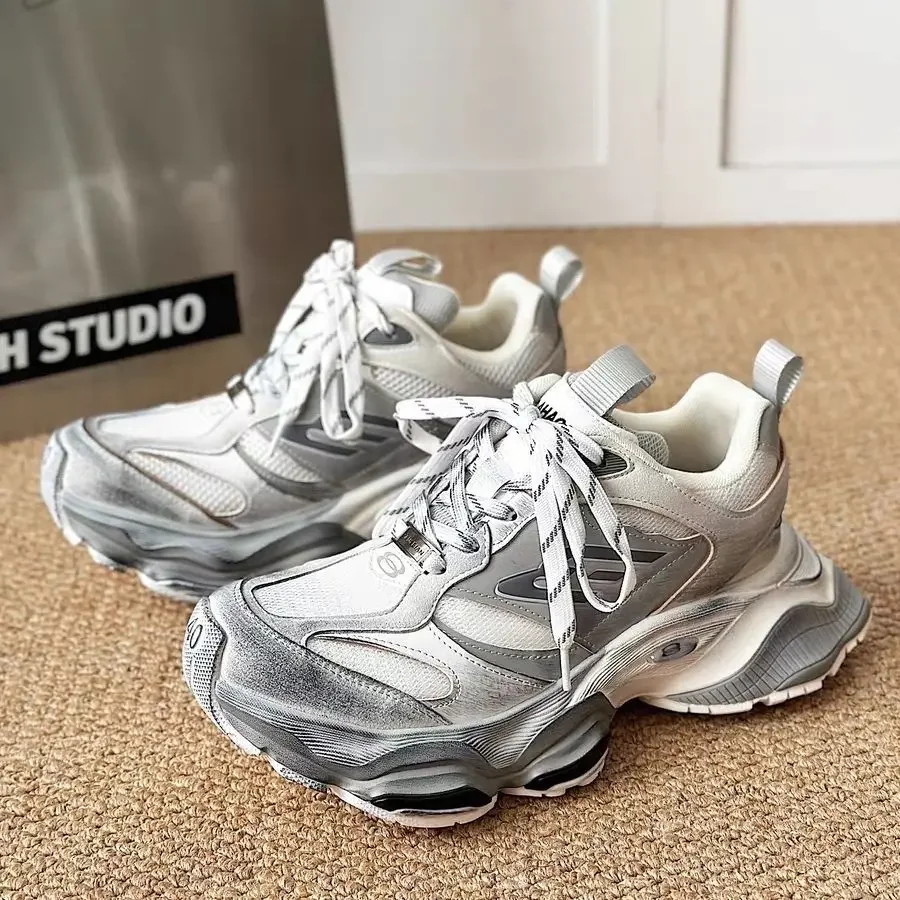 New Classic Men's Sneakers Youth Fashion Street Photography Casual Shoes Comfortable Soft Bottom Breathable Sports Running Shoes
New Classic Men's Sneakers Youth Fashion Street Photography Casual Shoes Comfortable Soft Bottom Breathable Sports Running Shoes