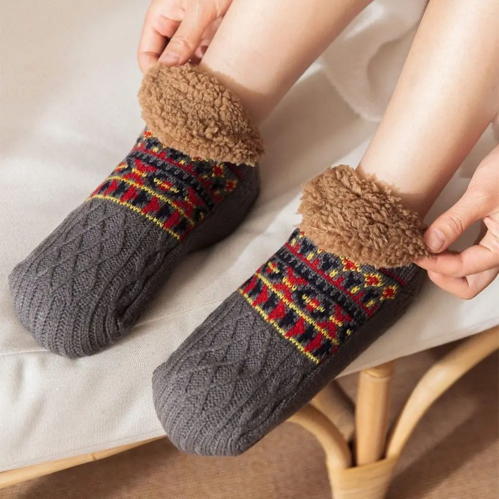 Fashion Plush Winter Floor Shoes Stripe Non-slip Unisex Sleeping Socks Ethnic style Indoor Socks Coral Fleece Socks Women/Men
Fashion Plush Winter Floor Shoes Stripe Non-slip Unisex Sleeping Socks Ethnic style Indoor Socks Coral Fleece Socks Women/Men