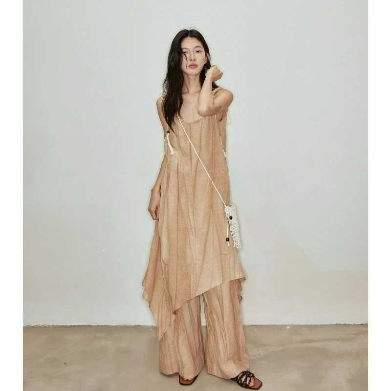French Style Elegant Mid-length Irregular Dress for Women New Spring/Summer 2026 Fashion Niche Design Sleeveless Halter Dress
French Style Elegant Mid-length Irregular Dress for Women New Spring/Summer 2026 Fashion Niche Design Sleeveless Halter Dress
